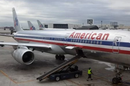 Ações de companhias aéreas caem após falha suspender voos nos EUA