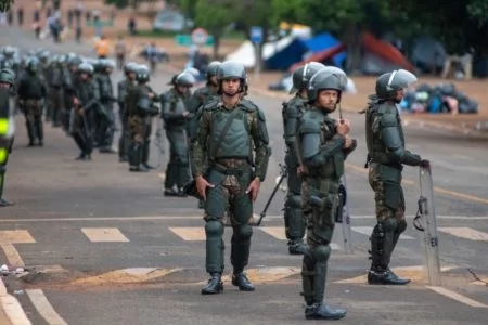 PM e Exército preparam desocupação de acampamento bolsonarista no DF