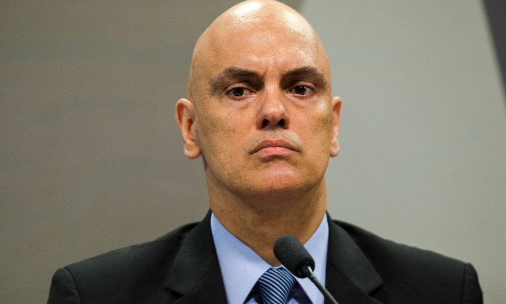 Moraes cita 'conduta gravíssima' e mantém 140 presos por ligação com atos de terror em Brasília