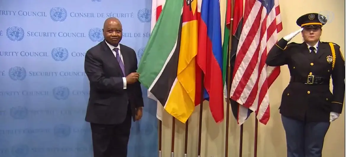 Moçambique e mais quatro novos membros do Conselho de Segurança têm bandeiras hasteadas