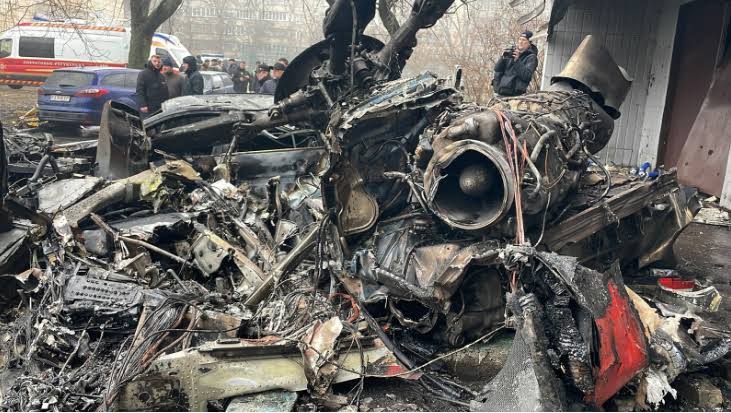 Queda de helicóptero na Ucrânia deixa ao menos 16 mortos, entre eles ministro do Interior