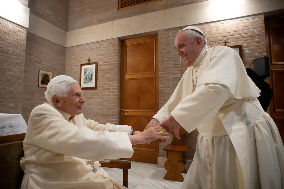 Papa Bento XVI renunciou por causa de uma insônia de 8 anos