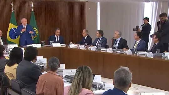 Na 1ª reunião ministerial, Lula diz que governo tem 'tarefa árdua', prega boa relação com o Congresso e respeito à Constituição