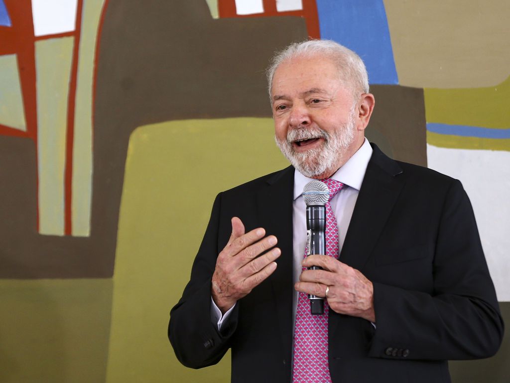 Lula inicia na Argentina seu primeiro giro internacional