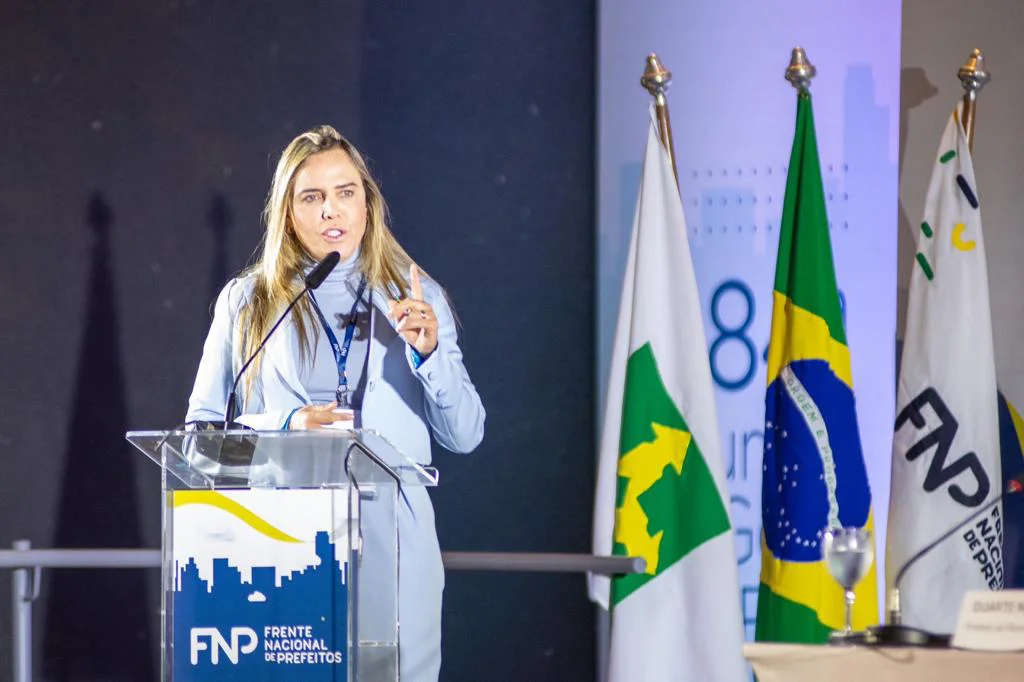 Em reunião com prefeitos, Celina defende Fundo Constitucional: “DF não sobrevive sem ele”