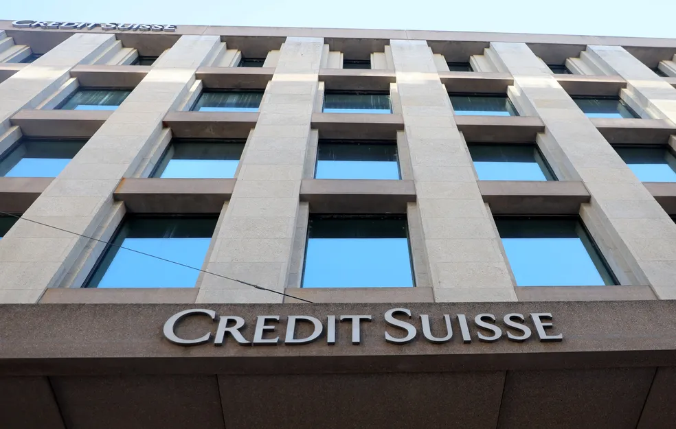 Credit Suisse anuncia pedido de empréstimo de US$ 54 bilhões do Banco Central da Suíça; ações sobem
