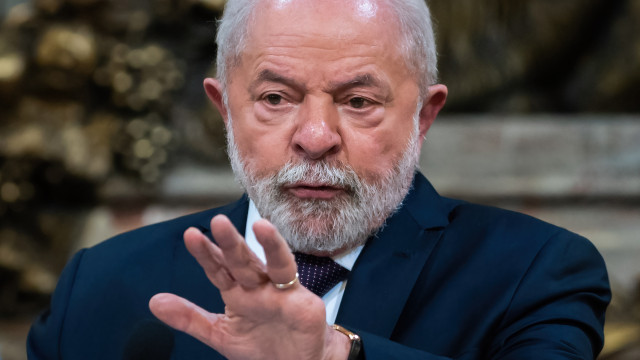 Com pneumonia leve, Lula adia viagem à China para domingo
