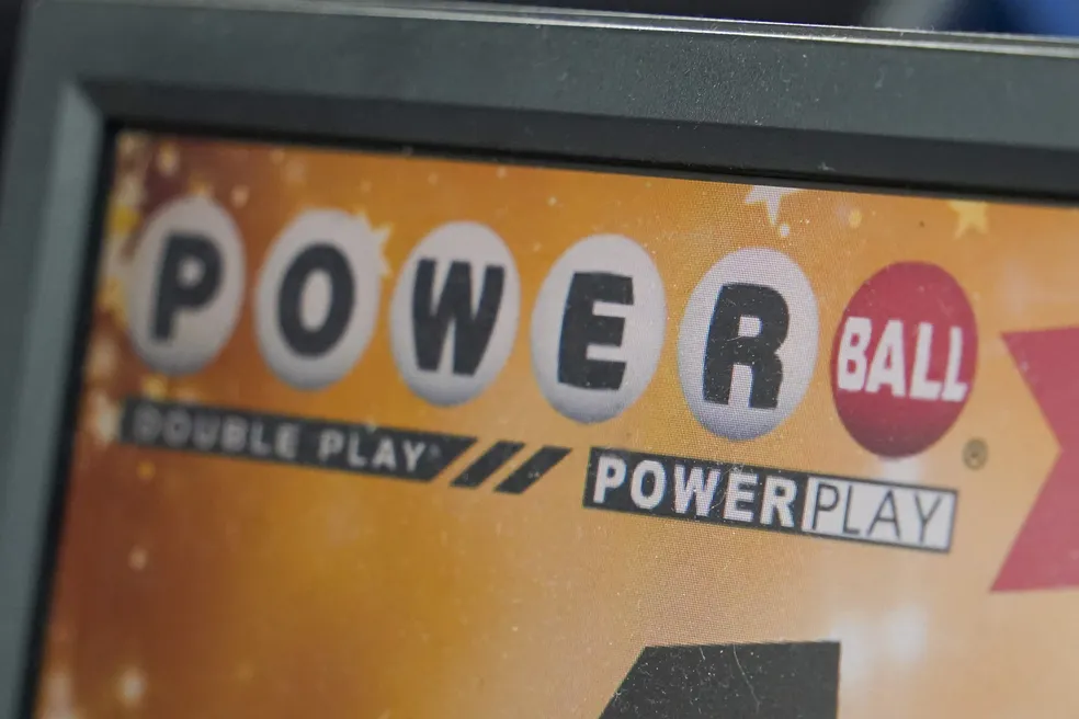 Americano ganha cerca de R$ 5 bilhões na loteria Powerball; terceiro maior prêmio na história do sorteio