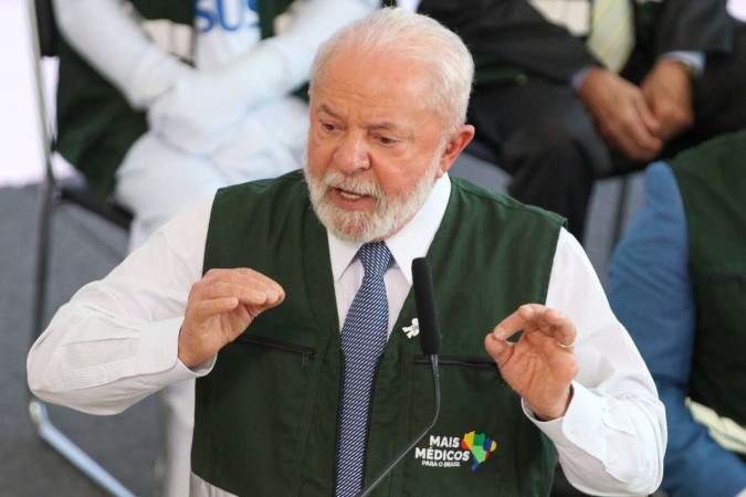Lula: ＂Não é obrigação do MEC cuidar＂ do ensino cívico-militar