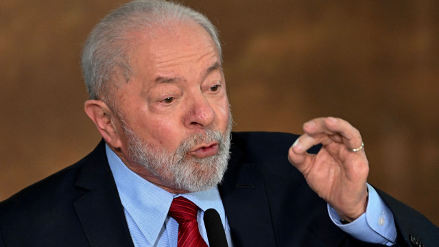 Lula retoma PAC com valor acima da média, mas sem repetir patamares de Dilma