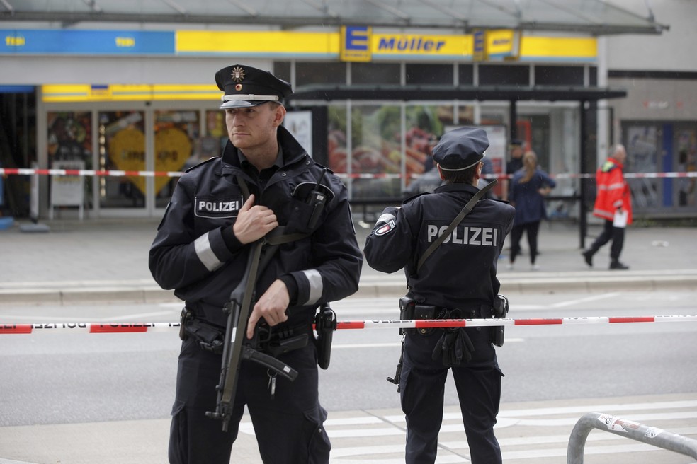Polícia interrompe festival de grupos neonazista na Alemanha