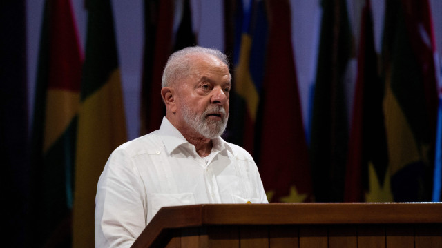 Lula chama China de 'país-irmão' e cita boa relação com partido comunista