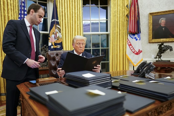EUA: Trump decreta fim da cidadania americana por direito de nascença